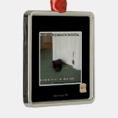 わずかに戸惑う地階猫、 メタルオーナメント (右)