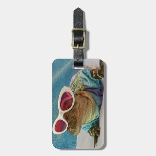 わに身に着けているサングラスの荷物のラベル ラゲッジタグ (正面縦)