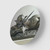 わに1832年をむさぼり食っているトラ(青銅) ラウンド壁時計 (傾斜)