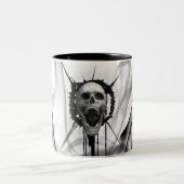 わめくスカルの永遠の死の叫びの(白い)マグ ツートーンマグカップ (中央)