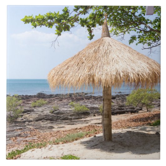 わらパラソル、水酸化カリウム溶液Lanta、Krabi、タイ タイル (正面)