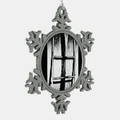 ～を越えて登る スノーフレークピューターオーナメント (左)