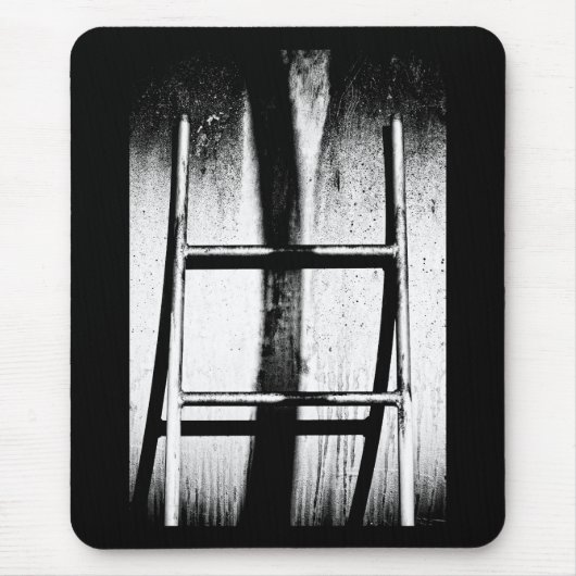 ~を越えて登る マウスパッド (正面)