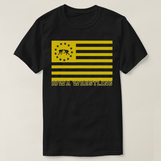 アイオワンUSA国旗のレスラーファンザホーキー州アイオワ Tシャツ (デザイン正面)