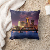 アイオワ州デモインの街並 クッション (ブランケット)