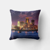 アイオワ州デモインの街並 クッション (裏面)