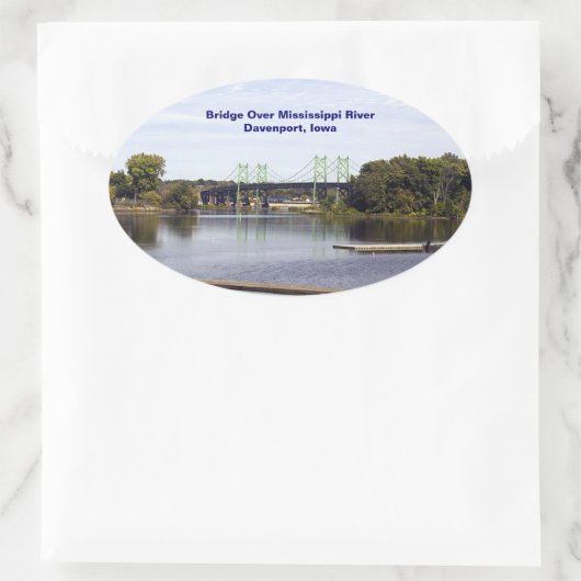 アイオワ州ミシシッピ川ダベンポートにかかる橋 楕円形シール (バッグ)