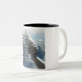 アイザイアの41:13の恐れない-私はあなたの手を握ります ツートーンマグカップ (正面右)