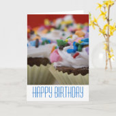 アイシングと散水付きチョコレートカップケーキ カード (黄色い花)