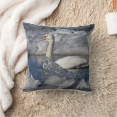 アイシー川の若い白鳥 クッション (ブランケット)
