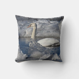 アイシー川の若い白鳥 クッション