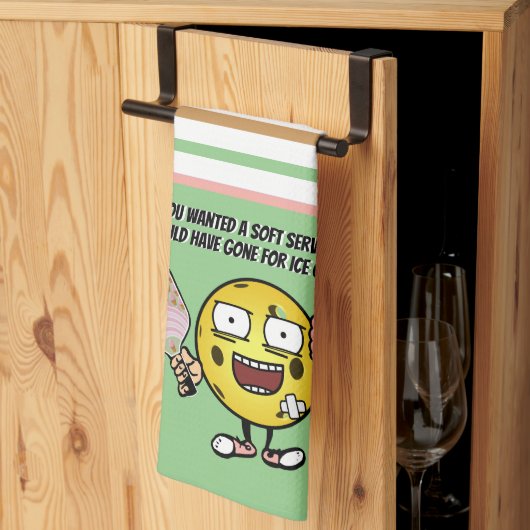 アイスもしクリームにソフトクリームを行くピクルボール キッチンタオル (三つ折り)