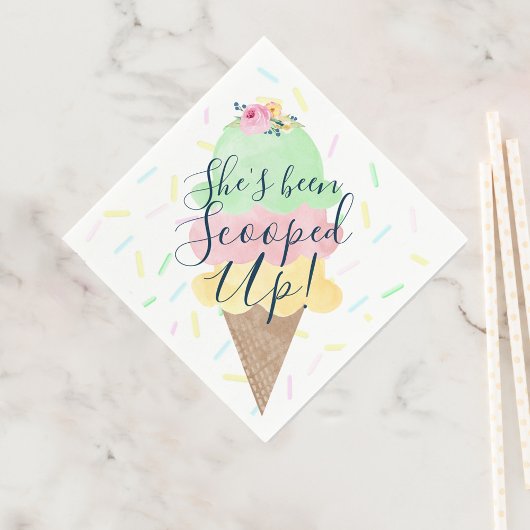 アイスをスクープされたブライダルシャワー スタンダードカクテルナプキン