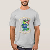 アイスを食べる面白いワニの夏のカートゥーン Tシャツ (正面)