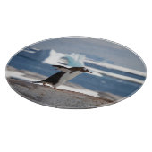 アイスアーチの前のペンギン カッティングボード (角)