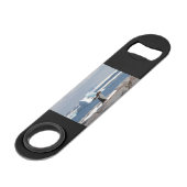 アイスアーチの前のペンギン スピード栓抜き (裏面アングル)