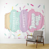 アイスクリームとスプリンクラーズ ツー・スイート 2歳の誕生日 タペストリー (インサイチュ(横))