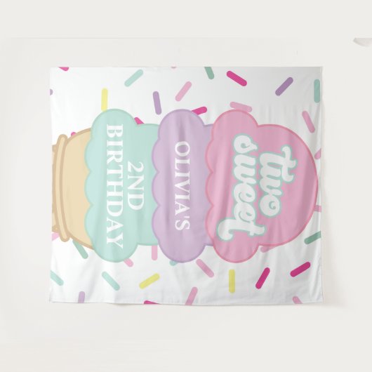 アイスクリームとスプリンクル 2歳の誕生日おめでとう タペストリー (正面(横))