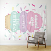 アイスクリームと振りかけるスウィートワン誕生日 タペストリー (インサイチュ(横))