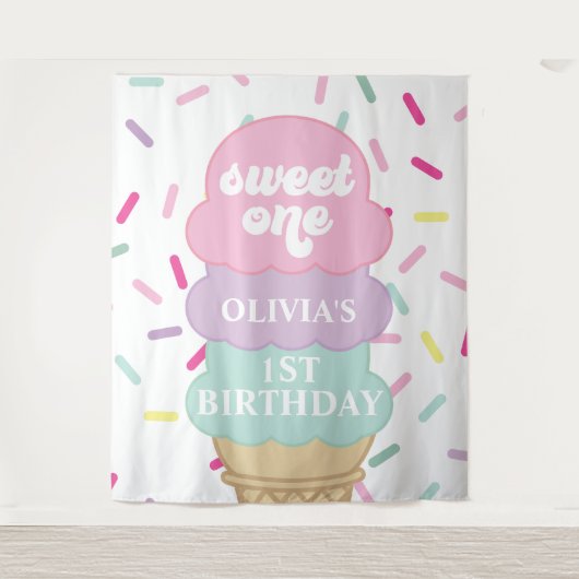 アイスクリームと振りかけるスウィートワン誕生日 タペストリー (正面)