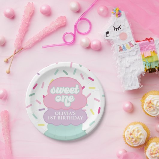 アイスクリームと振りかける甘い1歳の誕生日パップ ペーパープレート (パーティー)