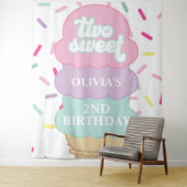 アイスクリームと振りかける2つの甘い誕生日 タペストリー (インサイチュ)