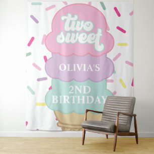 アイスクリームと振りかける2つの甘い誕生日 タペストリー