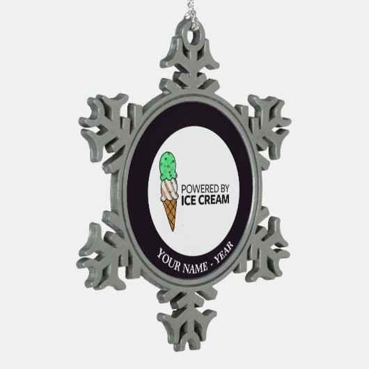 アイスクリームによって動力を与えられる スノーフレークピューターオーナメント (左)