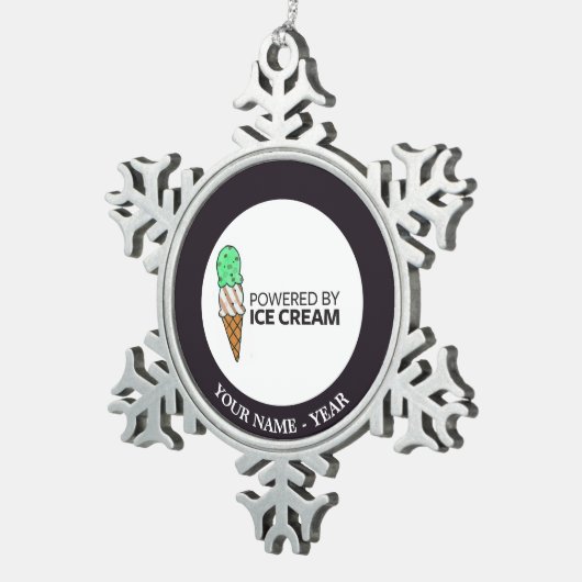 アイスクリームによって動力を与えられる スノーフレークピューターオーナメント (右)