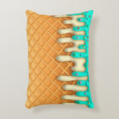 アイスクリームのドリップワッフルコーンミントと散水器 アクセントクッション (正面(垂直))