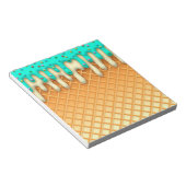 アイスクリームのドリップワッフルコーンミントと散水器 ノートパッド (アングル)