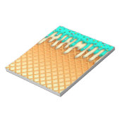 アイスクリームのドリップワッフルコーンミントと散水器 ノートパッド (回転)