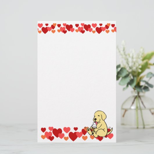 アイスクリームのハートを舐めるイエロー・ラブラドール・レトリーバー 便箋 (スタンド正面)