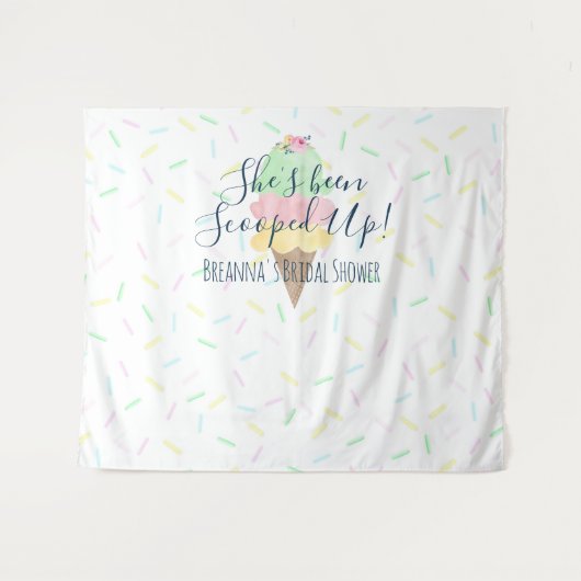 アイスクリームのバックドランドタペストリーをスクープした タペストリー (正面(横))