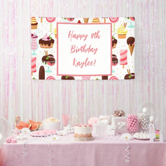 アイスクリームの女の子に悲鳴を上げるかわいい誕生日 横断幕 (パーティー)