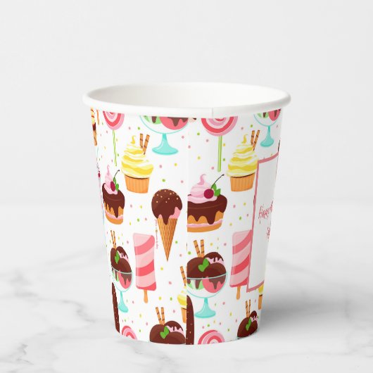 アイスクリームの女の子に悲鳴を上げるかわいい誕生日 紙コップ (右)