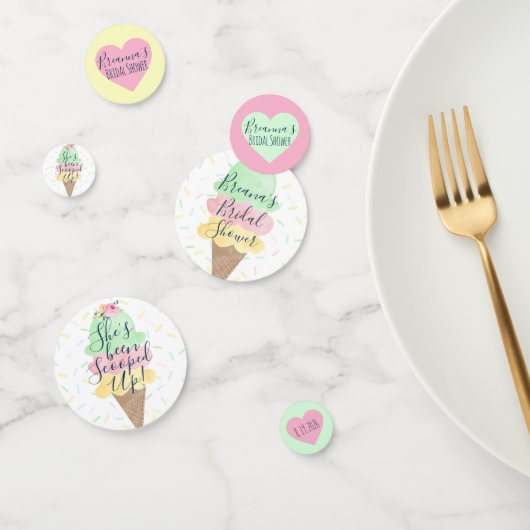 アイスクリームの彼女の結婚前のお祝い コンフェッティ (グループ)