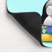 アイスクリームを持つサーファーのペンギン マウスパッド (コーナー)