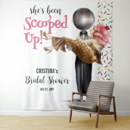 アイスクリームを背景にスクープされている タペストリー