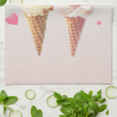 アイスクリームカップル – 最初のクリックで恋 キッチンタオル (折り畳み)