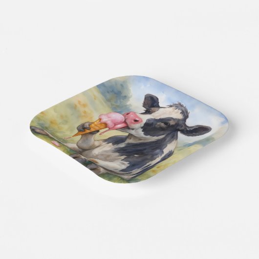 アイスクリームコーンをなめる水彩牛 ペーパープレート (傾斜あり)