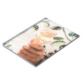 アイスクリームコーンを3つの味で持っている人 ノートブック (左側)