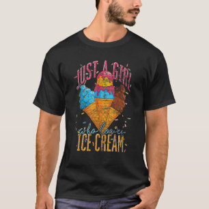 アイスクリームコーン夏のアイスクリームを愛する女の子 Tシャツ
