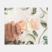 アイスクリームコーン3味の人 フリースブランケット (正面(横))