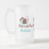 アイスクリームサンデーと他のおいしいお菓子 フロストグラスビールジョッキ (左)