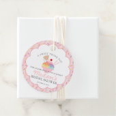 アイスクリームサンデーのひと口で運ばれた花嫁のシャワー フェイバータグ (インサイチュ)