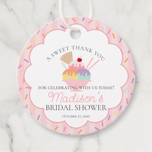 アイスクリームサンデーのひと口で運ばれた花嫁のシャワー フェイバータグ (正面)