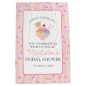 アイスクリームサンデーのひと口サイズの結婚前お祝いプレゼント ミディアムペーパーバッグ (正面)