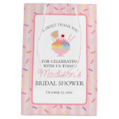 アイスクリームサンデーのひと口サイズの結婚前お祝いプレゼント ミディアムペーパーバッグ (裏面)