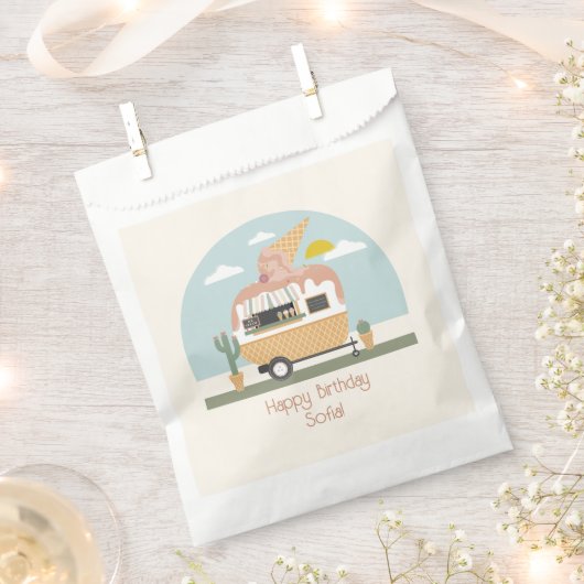 アイスクリームトラックピンクキャンパーガールズ誕生日 フェイバーバッグ (クリップ留めされた状態)